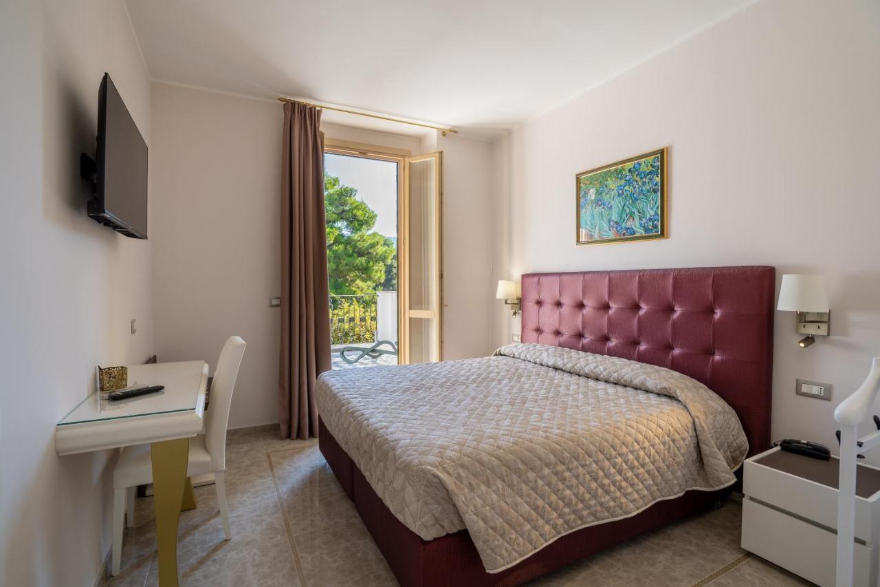 Park Hotel Villa Maria San Menaio Dış mekan fotoğraf