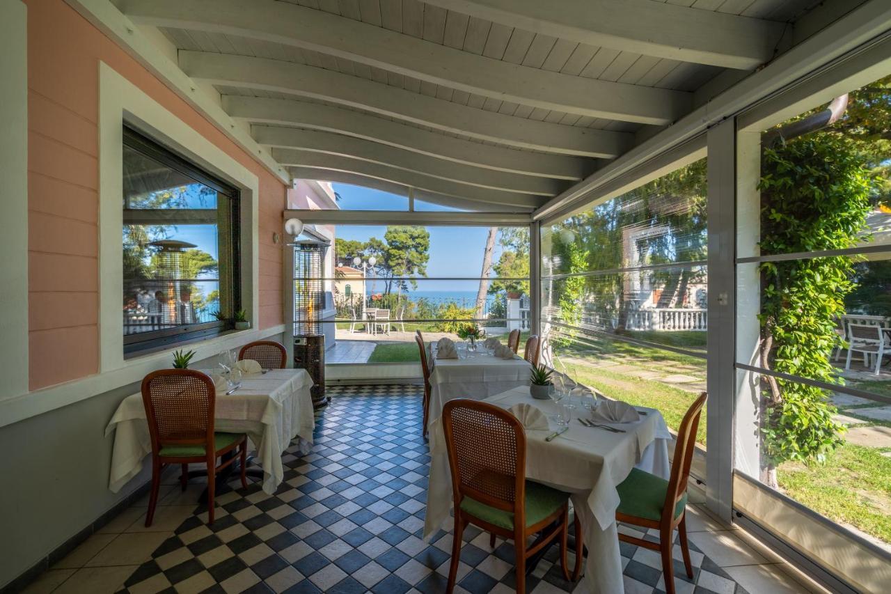 Park Hotel Villa Maria San Menaio Dış mekan fotoğraf
